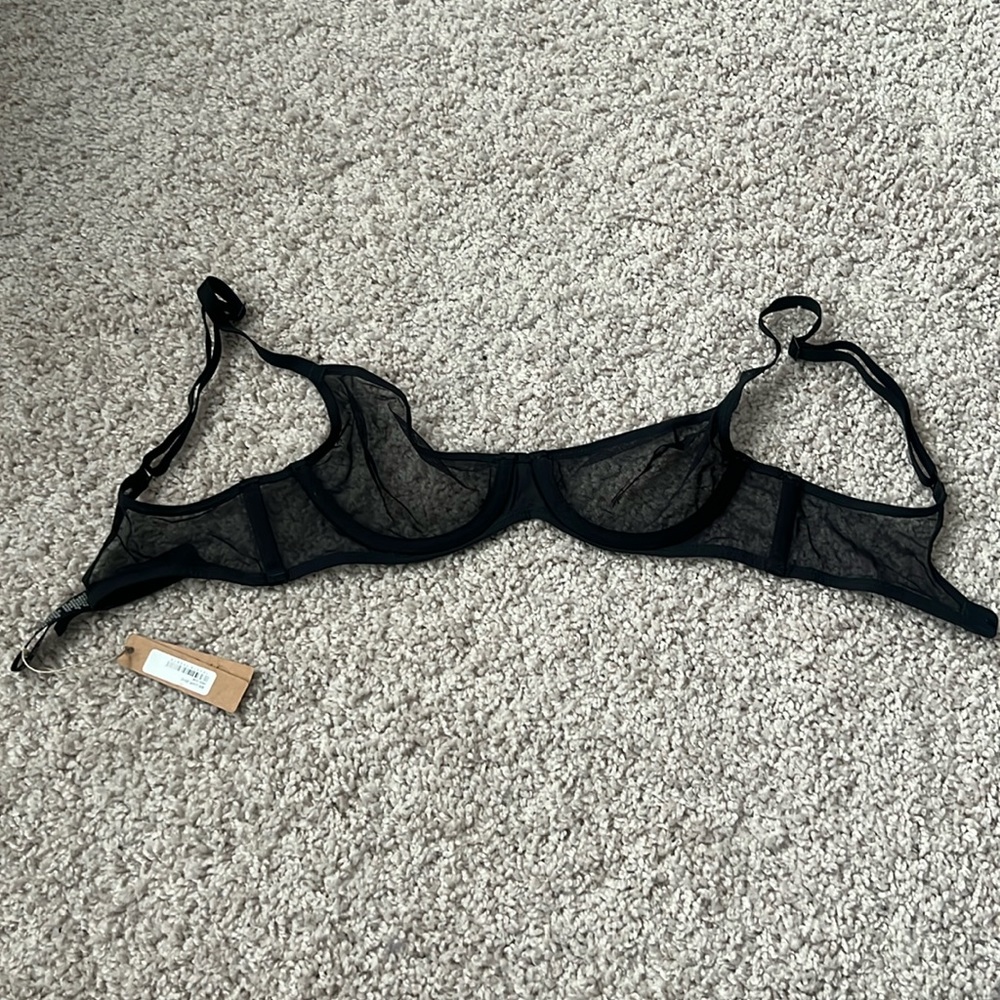 Skims ultra fine mesh scoop bra new with tags